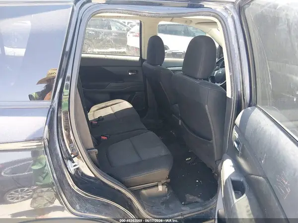 JA4AZ3A32JJ002391 2018 MITSUBISHI OUTLANDER - Image 8