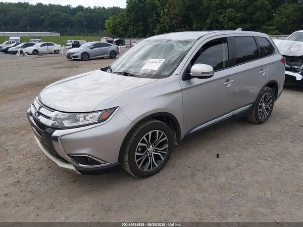 JA4AZ3A32JJ003606 2018 MITSUBISHI OUTLANDER - Image 2