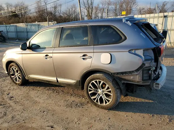 JA4AZ3A32JJ005355 2018 MITSUBISHI OUTLANDER - Image 2