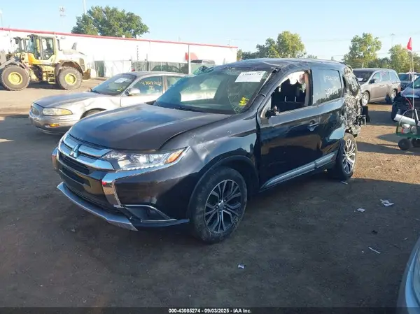 JA4AZ3A32JJ006179 2018 MITSUBISHI OUTLANDER - Image 2