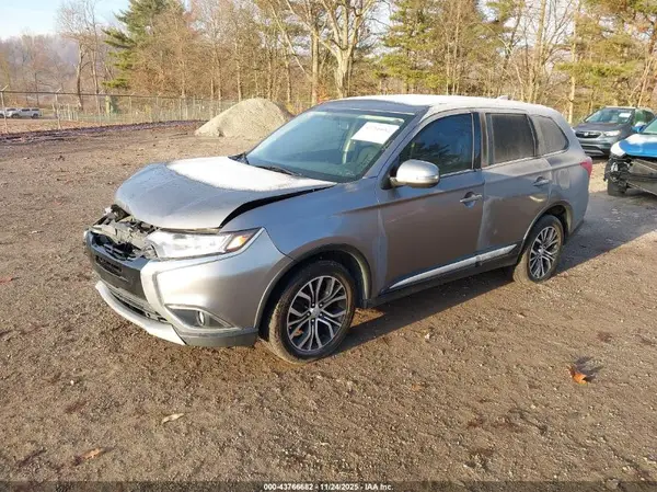 JA4AZ3A32JJ006392 2018 MITSUBISHI OUTLANDER - Image 2