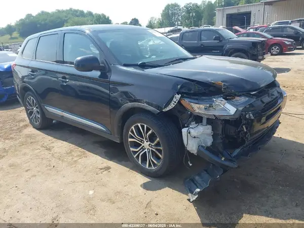 JA4AZ3A32JJ006411 2018 MITSUBISHI OUTLANDER - Image 1