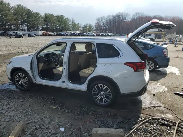 JA4AZ3A32JZ005289 2018 MITSUBISHI OUTLANDER - Image 2