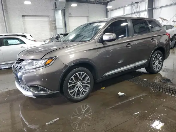 JA4AZ3A32JZ006815 2018 MITSUBISHI OUTLANDER - Image 1