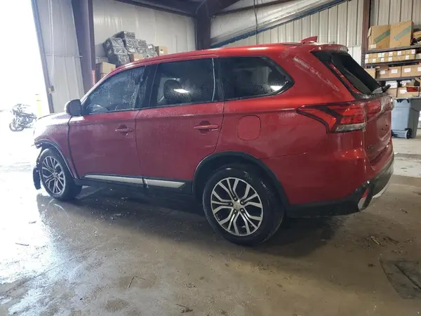 JA4AZ3A32JZ011366 2018 MITSUBISHI OUTLANDER - Image 2