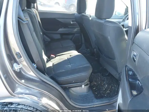 JA4AZ3A32JZ011707 2018 MITSUBISHI OUTLANDER - Image 8