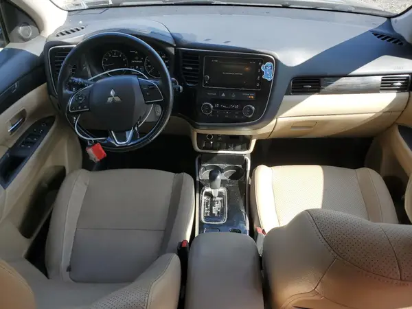 JA4AZ3A32JZ012677 2018 MITSUBISHI OUTLANDER - Image 8