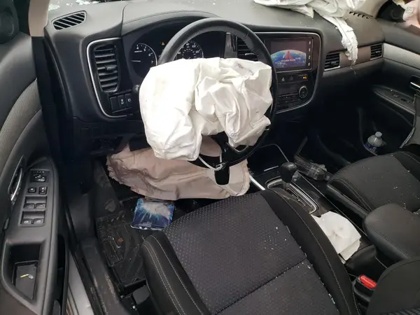 JA4AZ3A32JZ014056 2018 MITSUBISHI OUTLANDER - Image 8