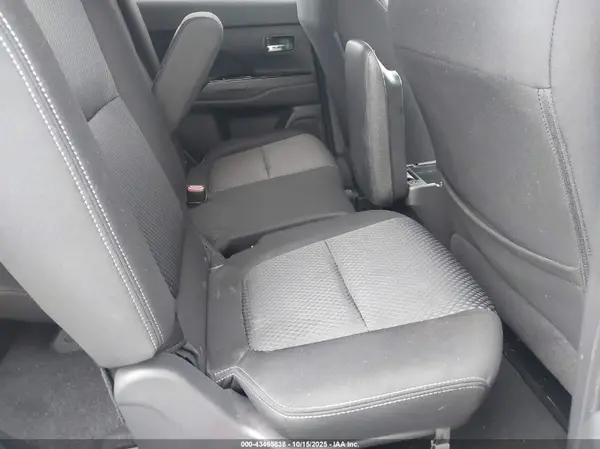 JA4AZ3A32JZ022187 2018 MITSUBISHI OUTLANDER - Image 8