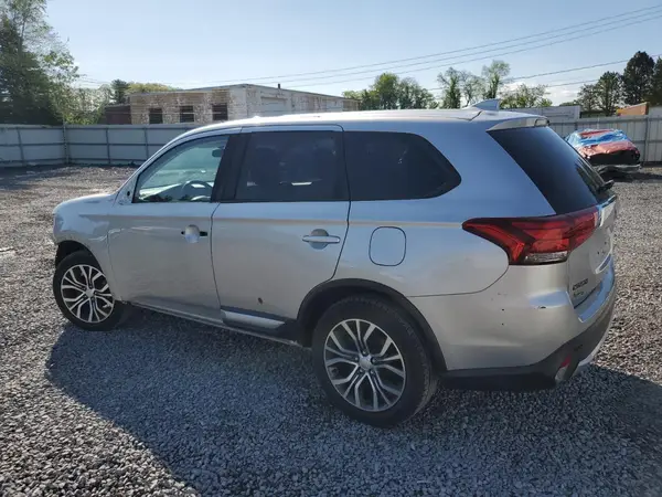 JA4AZ3A32JZ023890 2018 MITSUBISHI OUTLANDER - Image 2