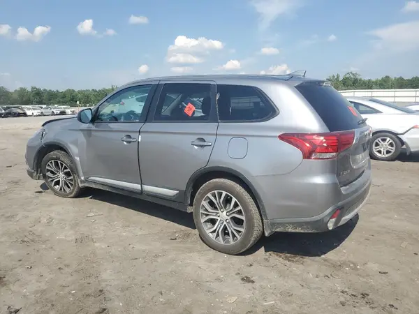 JA4AZ3A32JZ024831 2018 MITSUBISHI OUTLANDER - Image 2