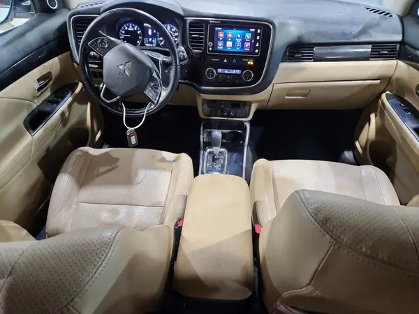 JA4AZ3A32JZ025929 2018 MITSUBISHI OUTLANDER - Image 8