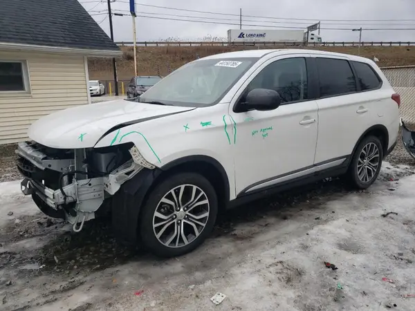 JA4AZ3A32JZ033898 2018 MITSUBISHI OUTLANDER - Image 1