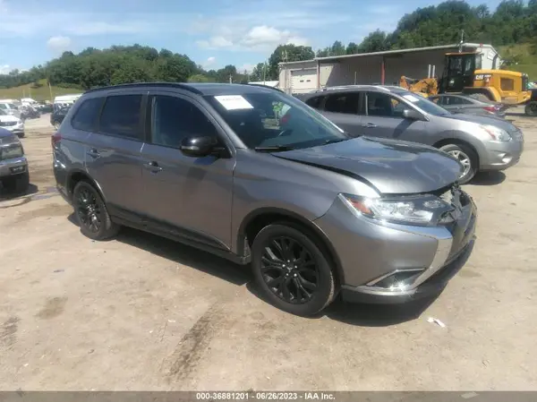 JA4AZ3A32JZ034565 2018 MITSUBISHI OUTLANDER - Image 1