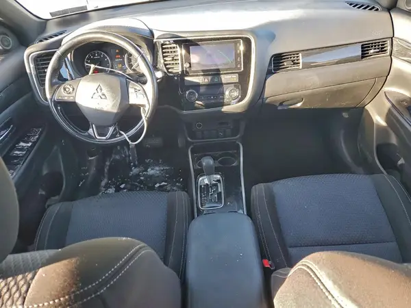 JA4AZ3A32JZ035117 2018 MITSUBISHI OUTLANDER - Image 8