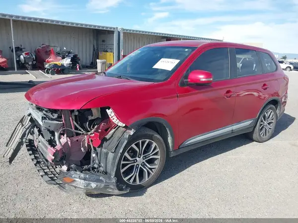 JA4AZ3A32JZ041712 2018 MITSUBISHI OUTLANDER - Image 2