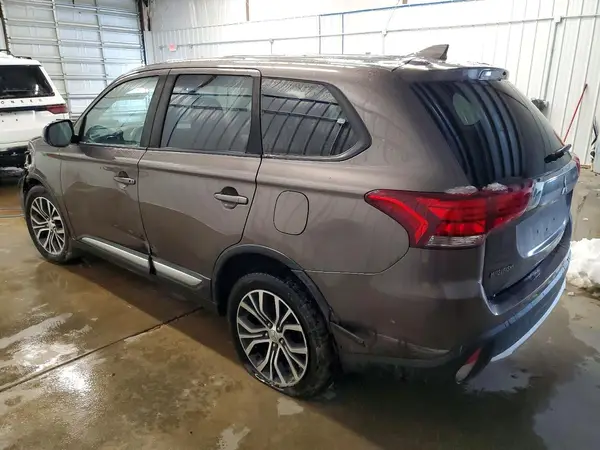 JA4AZ3A32JZ043573 2018 MITSUBISHI OUTLANDER - Image 2