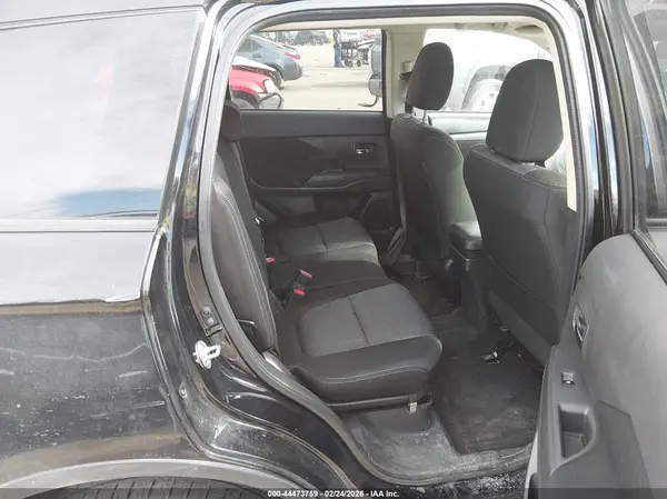 JA4AZ3A32JZ052788 2018 MITSUBISHI OUTLANDER - Image 8