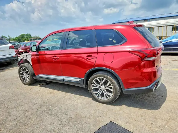 JA4AZ3A32JZ053472 2018 MITSUBISHI OUTLANDER - Image 2