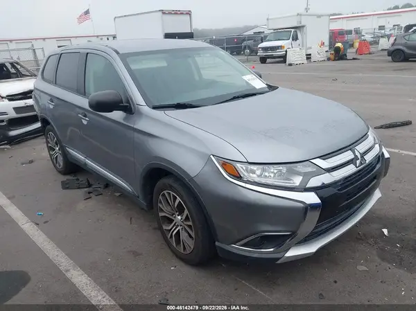 JA4AZ3A32JZ056792 2018 MITSUBISHI OUTLANDER - Image 1