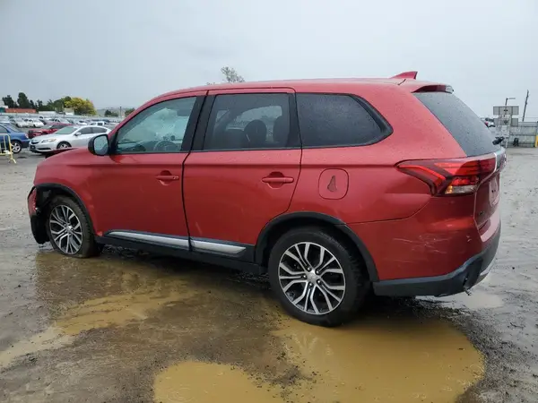 JA4AZ3A32JZ058185 2018 MITSUBISHI OUTLANDER - Image 2