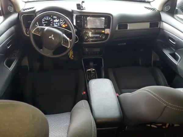 JA4AZ3A32JZ058185 2018 MITSUBISHI OUTLANDER - Image 8