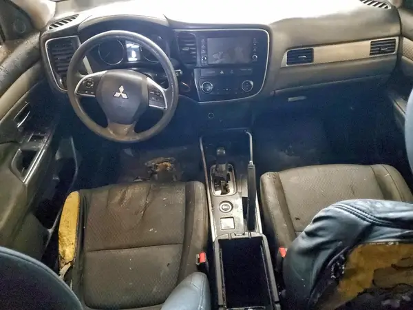 JA4AZ3A32JZ058381 2018 MITSUBISHI OUTLANDER - Image 8