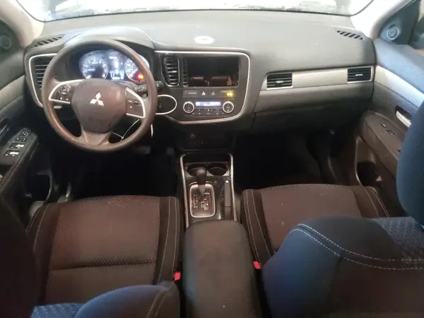 JA4AZ3A32JZ058705 2018 MITSUBISHI OUTLANDER - Image 8