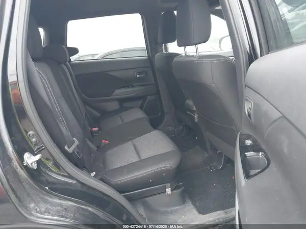JA4AZ3A32JZ064956 2018 MITSUBISHI OUTLANDER - Image 8