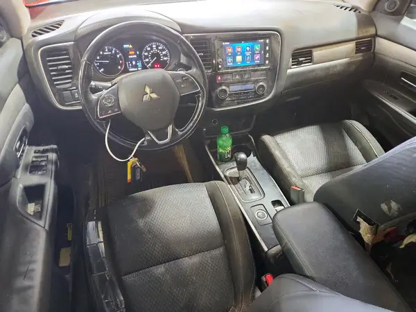 JA4AZ3A32JZ067792 2018 MITSUBISHI OUTLANDER - Image 8