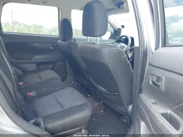JA4AZ3A32JZ071180 2018 MITSUBISHI OUTLANDER - Image 8