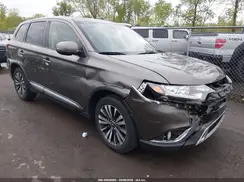 JA4AZ3A32KZ005133 2019 MITSUBISHI OUTLANDER