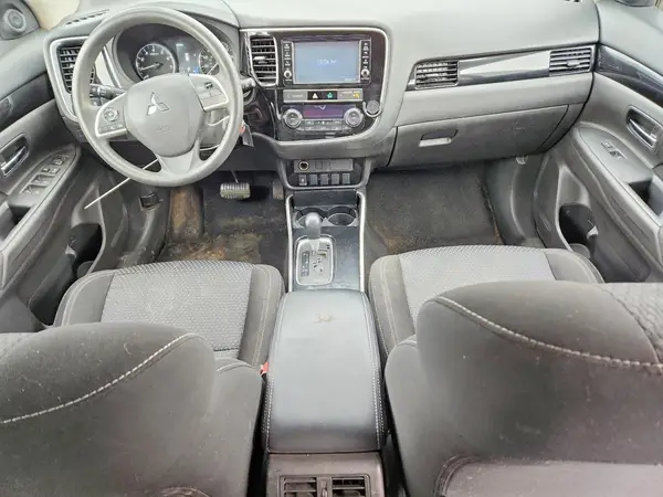JA4AZ3A32KZ011076 2019 MITSUBISHI OUTLANDER - Image 8
