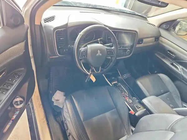 JA4AZ3A32KZ011112 2019 MITSUBISHI OUTLANDER - Image 8