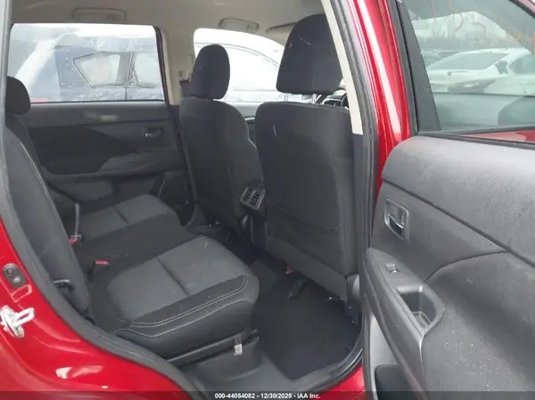 JA4AZ3A32KZ011711 2019 MITSUBISHI OUTLANDER - Image 8