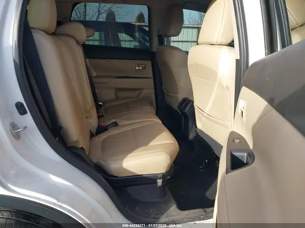 JA4AZ3A32KZ013409 2019 MITSUBISHI OUTLANDER - Image 8