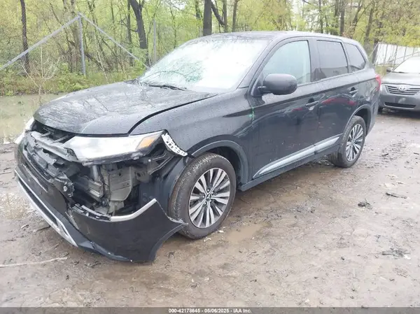 JA4AZ3A32KZ020814 2019 MITSUBISHI OUTLANDER - Image 2