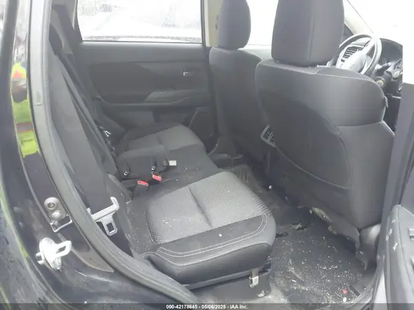 JA4AZ3A32KZ020814 2019 MITSUBISHI OUTLANDER - Image 8