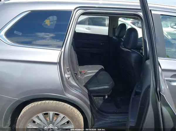 JA4AZ3A32KZ024541 2019 MITSUBISHI OUTLANDER - Image 8
