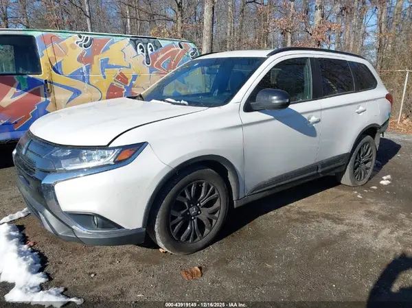 JA4AZ3A32KZ031361 2019 MITSUBISHI OUTLANDER - Image 2