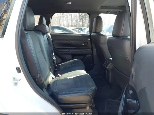 JA4AZ3A32KZ031361 2019 MITSUBISHI OUTLANDER - Image 8