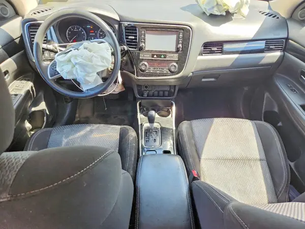JA4AZ3A32KZ033062 2019 MITSUBISHI OUTLANDER - Image 8