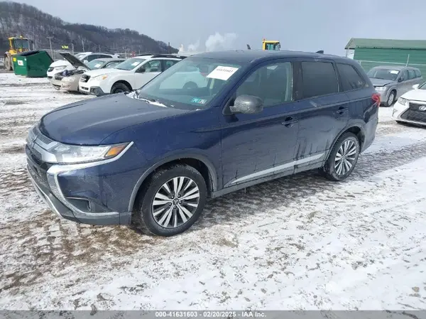 JA4AZ3A32KZ033403 2019 MITSUBISHI OUTLANDER - Image 2