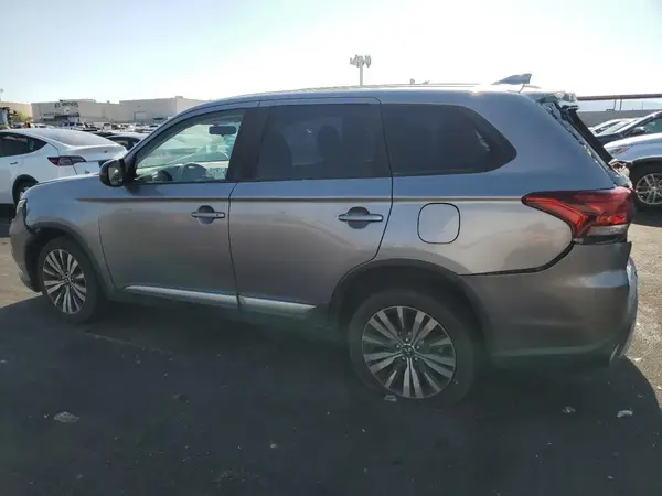 JA4AZ3A32KZ034793 2019 MITSUBISHI OUTLANDER - Image 2