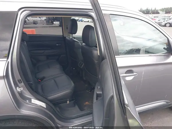 JA4AZ3A32KZ041307 2019 MITSUBISHI OUTLANDER - Image 8