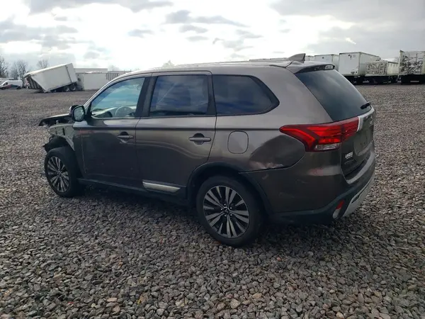 JA4AZ3A32KZ042439 2019 MITSUBISHI OUTLANDER - Image 2
