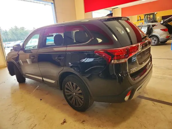 JA4AZ3A32KZ048337 2019 MITSUBISHI OUTLANDER - Image 2
