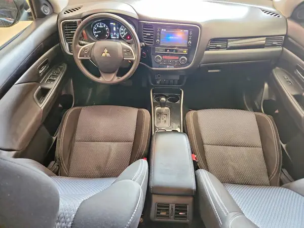 JA4AZ3A32KZ048337 2019 MITSUBISHI OUTLANDER - Image 8