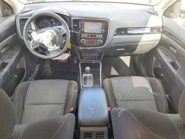 JA4AZ3A32KZ054008 2019 MITSUBISHI OUTLANDER - Image 8