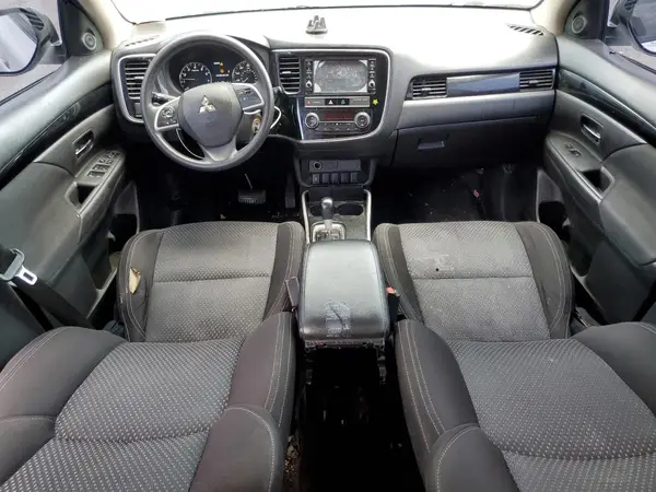 JA4AZ3A32KZ055742 2019 MITSUBISHI OUTLANDER - Image 8